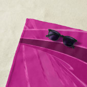 Silky gebogen lijnen abstract in roze strandlaken (In situ)