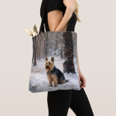 Silky Terrier Laat het sneeuwen Kerstmis Tote Bag (Dichtbij)
