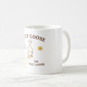 Silly Goose on the Loose – Cute Funny Goose Mug Koffiemok (Voorkant rechts)