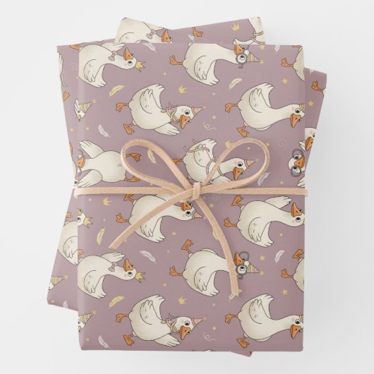 Silly Goose Party – Quirky Birthday Design Inpakpapier Vel (In situ)