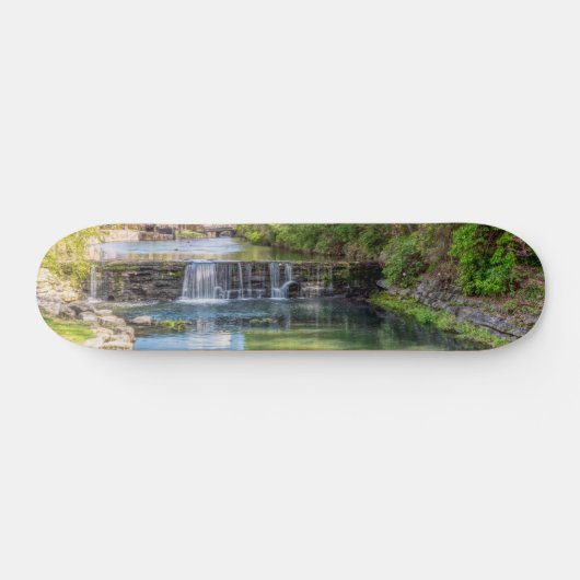 Siloam Springs Sager Creek Waterfall Skateboard (Horizontaal)
