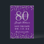 Silver 80th Birthday Save Date Details Paarse Kaart<br><div class="desc">Elegant "70th Birthday Party" ontwerp met faux glitter confetti & details tekst. Makkelijk te gebruiken en makkelijk te personaliseren. Bestel vandaag nog!</div>