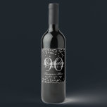 Silver 90th Birthday Glitter Confetti Zwart Wijn Etiket<br><div class="desc">Elegant 90th Birthday Wine Label ontwerp met Silver Black Glitter Confetti motief,  aangepaste namen en datumtekst. Maak indruk op uw familie en vrienden met dit stijlvolle ontwerp.</div>