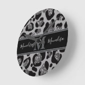 silver and black glittery monogramed personalized ronde klok (Hoek)
