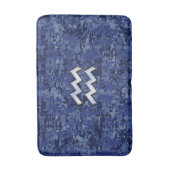 Silver Aquarius Zodiac Sign Navy Blue Digital Camo Badmat (Voorkant Verticaal)