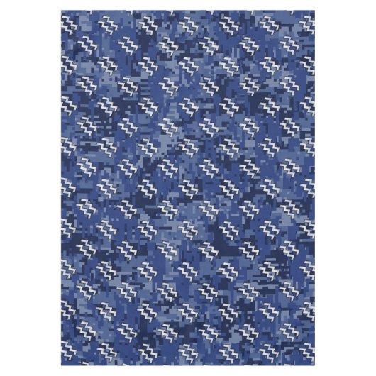 Silver Aquarius Zodiac Sign Navy Blue Digital Camo Tafelkleed (Voorkant)
