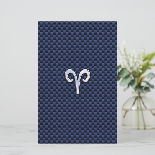 Silver Aries Zodiac Sign Navy Carbon Style Briefpapier (Staand voorkant)