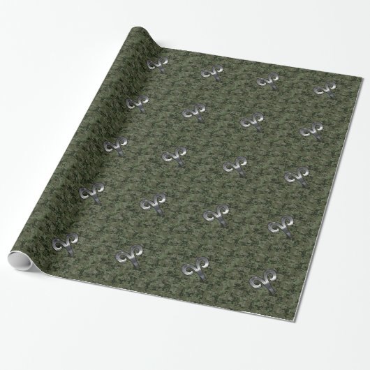 Silver Aries Zodiac Symbol Green Digital Camo Cadeaupapier (Uitgerold)