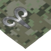 Silver Aries Zodiac-symbool op Green Digital Camo Tafelkleed (Gekanteld)
