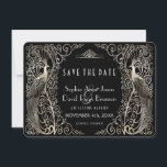 Silver Art Deco Peacocks Weddenschap sparen de dat Save The Date<br><div class="desc">Uniek ontwerp met een mix van oude wereldstijl faux zilveren deco-pauzes en een gedurfde,  moderne grafische aanpak. Het gebruik past hulpmiddel aan om uw info toe te voegen. U kunt ook de achtergrondkleur kiezen. Ga voor overeenkomende objecten naar het Collectie Glam Silver Art Deco Peacocks.</div>