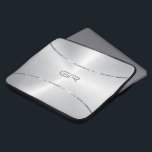 Silver Background strepen accent Laptop-hoes Laptop Sleeve<br><div class="desc">Afbeelding met een zilvergrijze metalen achtergrond met twee glanzend zilverstreept accent. Facultatief monogram.</div>