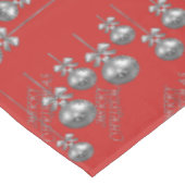 Silver Bauble Design Red Kerstmis Tablecloth Tafelkleed (Gekanteld)