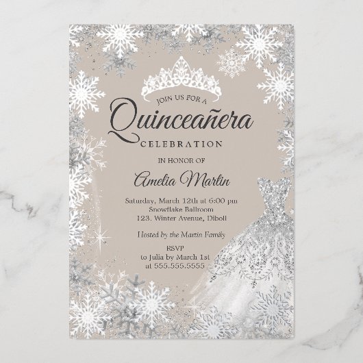 Silver Beige Winter Snowflake Quinceanera Folie Uitnodiging (Voorkant)