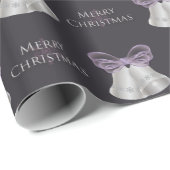 Silver Bells & Paarse Bow Merry Kerstmis Cadeaupapier (Rol Hoek)