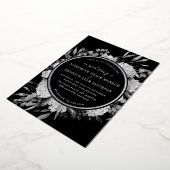 Silver Black en White Waterverf Floral Wedding Folie Uitnodiging (Gedraaid)