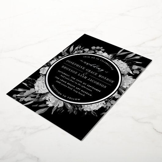 Silver Black en White Waterverf Floral Wedding Folie Uitnodiging (Gedraaid)
