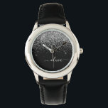 Silver Black Glitter Script Monogram Girly Name Horloge<br><div class="desc">Zwart en Zilver Sparkle Glitter Script Monogram Naam Horloge. Dit maakt het perfecte zoete 16-jarige verjaardagscadeau,  bruiloft,  vrijgezellenfeest,  jubileum,  baby shower of vrijgezellenfeest voor iemand die van glamoureuze luxe en chique stijlen houdt.</div>