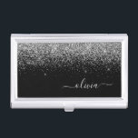 Silver Black Glitter Script Monogram Girly Name Visitekaarthouder<br><div class="desc">Black and Silver Sparkle Glitter Script Monogram Name Business Card Holder. Dit maakt de perfecte liefhebbende 16 verjaardag,  bruiloft,  vrijgezellenfeest,  verjaardagsdag,  baby shower of vrijgezellenfeest voor iemand die van luxe glam en stijl houdt.</div>