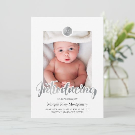 Silver & Black Monogram Introductie Baby Aankondiging (Staand voorkant)