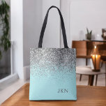 Silver Blauwgroen Aqua Blue Girly Glitter Monogram Tote Bag<br><div class="desc">Blauwgroen Aqua Blue en Silver Faux Sparkle en Glitter Elegant Monogram Book Bag. Deze Book Bag kan worden aangepast om uw initiaal en voornaam op te nemen en wordt gegeven als cadeau voor Kerstmis,  Sweet 16 Birthday,  Vrijgezellenfeest of een bruiloft.</div>