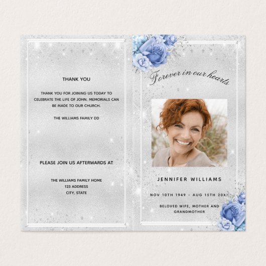 Silver blue florals foto glitter begrafenisprogram kaart (Buitenkant ongevouwen)