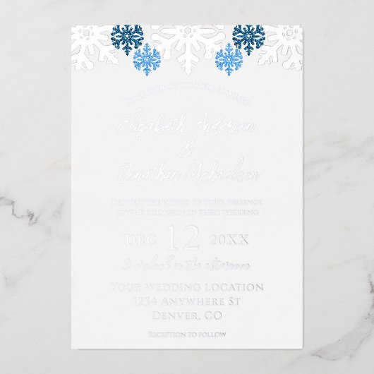 Silver Blue Snowflakes Winter Wedding Folie Uitnodiging (Voorkant)