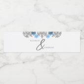 Silver Blue Snowflakes Winter Wedding Waterfles Etiket (Enkel label)