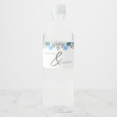 Silver Blue Snowflakes Winter Wedding Waterfles Etiket (Voorkant)