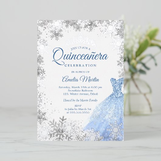 Silver Blue Winter Snowflake Quinceanera Folie Uitnodiging (Staand Voorkant)