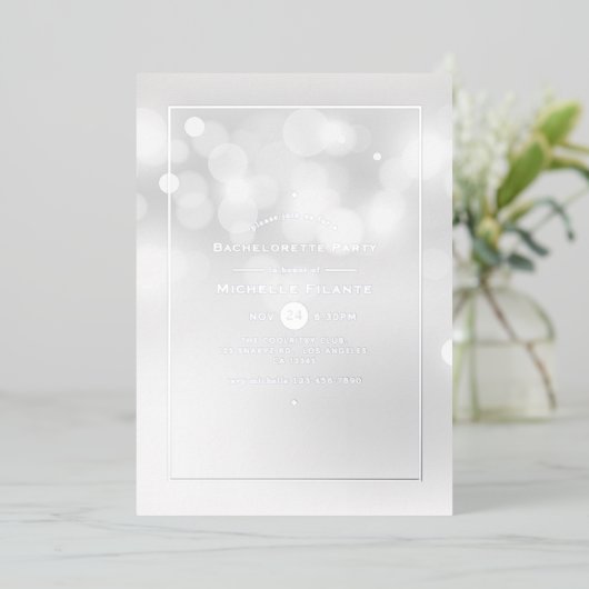 Silver Bokeh Bachelorette Party Folie Invitation Folie Uitnodiging (Staand Voorkant)