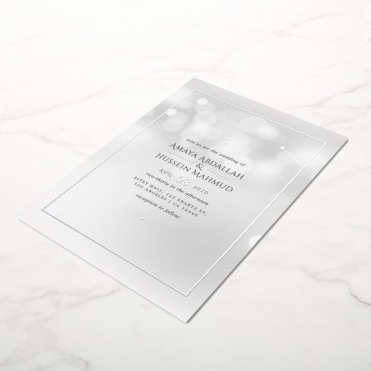 Silver Bokeh Wedding Folie Folie Uitnodiging (Gedraaid)