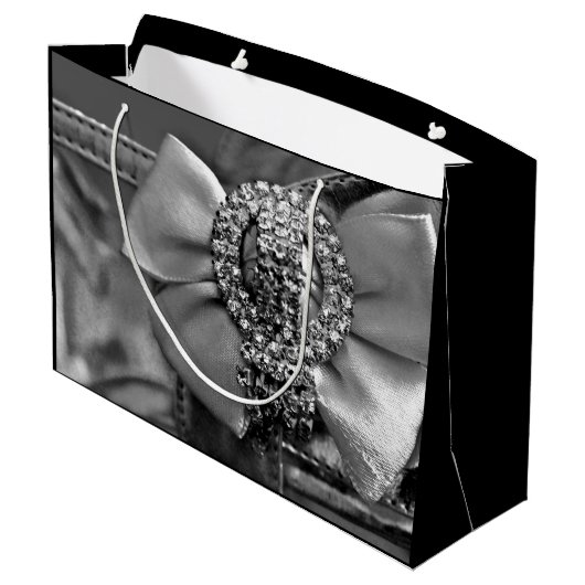 Silver Bow en Crystals Groot Cadeauzakje (Achterkant Gekanteld)