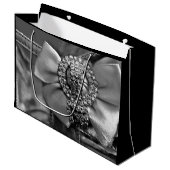 Silver Bow en Crystals Groot Cadeauzakje (Voorkant Gekanteld)