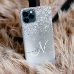 Silver Brushed Metal Glitter Monogram Name iPhone 15 Pro Case<br><div class="desc">Pas dit trendy ontwerp van de telefoonbehuizing eenvoudig aan met  zilveren mousserende glitter op een zilveren geborstelde metalen achtergrond.</div>