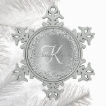 Silver Brushed Metal Glitter Monogram Name Tin Sneeuwvlok Ornament<br><div class="desc">Eenvoudig aan te passen aan deze trendy sneeuwvlok met kerstsiervormig design met  zilveren mousserende glitter op een zilveren geborstelde metalen achtergrond.</div>