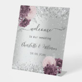 Silver burgundy roze bloemen welkom bruiloft reclamebord met voetstuk (Voorkant)