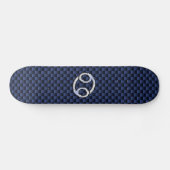 Silver Cancer Sign op Navy Blue Carbon Fiber Print Skateboard (Horizontaal)
