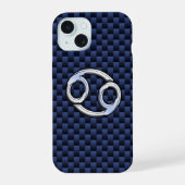 Silver Cancer Zodiac Symbol Navy Carbon Fiber iPhone 15 Case (Achterkant)