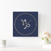 Silver Capricorn Zodiac Sign Blue Carbon Style Vierkante Klok (Huis)