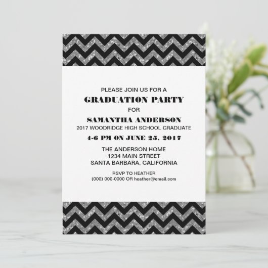 Silver Chevron Glitter Graduation Party Invite Kaart (Staand voorkant)