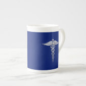 Silver Chrome Caduceus Medical Symbool op Navy Blu Porselein Kop (Voorkant rechts)
