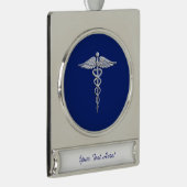 Silver Chrome Caduceus Medical Symbool op Navy Blu Verzilverd Banner Ornament (Rechts)