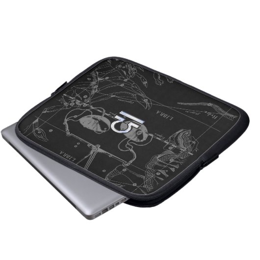 Silver Chrome Libra Zodiac Sign on Hevelius Laptop Sleeve (Voorkant onderkant)