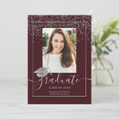 Silver confetti burgundy typografie afstuderen kaart (Staand voorkant)