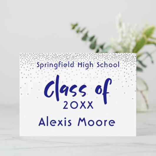 Silver Confetti, Navy Typography Afstudeerder Aank Aankondiging (Staand voorkant)