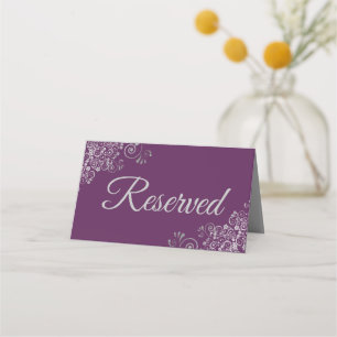 Silver Curls Elegant Plum Paarse bruiloft voorbeho Plaatskaartje