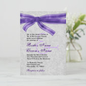 Silver Damask en Paarse Bow Wedding Kaart (Staand voorkant)