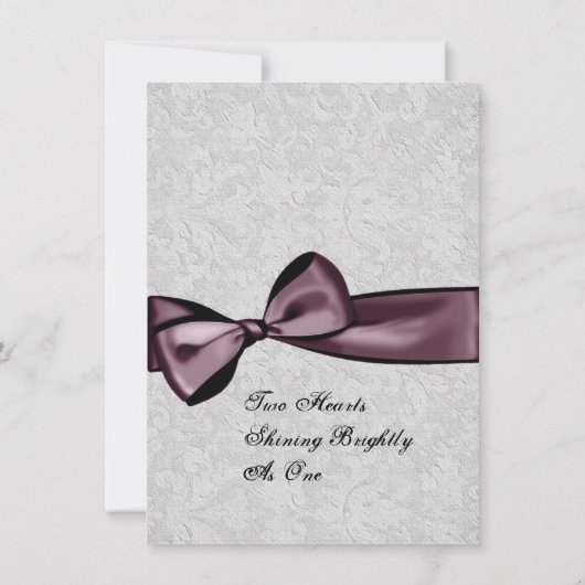 Silver Damask en Paarse Plum Bow Wedding Kaart (Achterkant)
