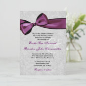 Silver Damask met Plum Paars Printed Bow Wedding Kaart (Staand voorkant)