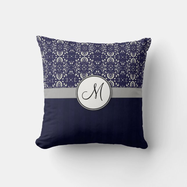 Silver Damask op Blue met Stripes en Monogram Kussen (Voorkant)